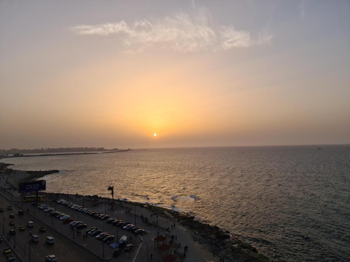 Midpoint Sea View - Families Only Apartment อเล็กซานเดรีย ภายนอก รูปภาพ