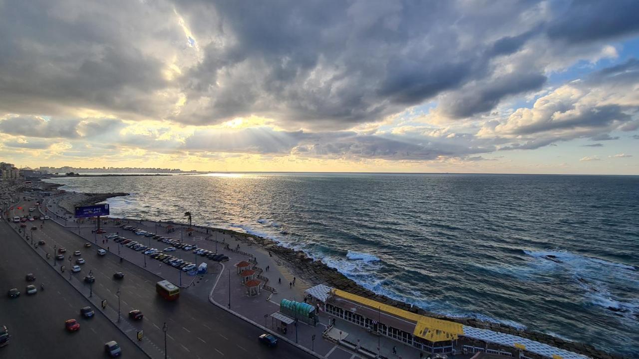Midpoint Sea View - Families Only Apartment อเล็กซานเดรีย ภายนอก รูปภาพ