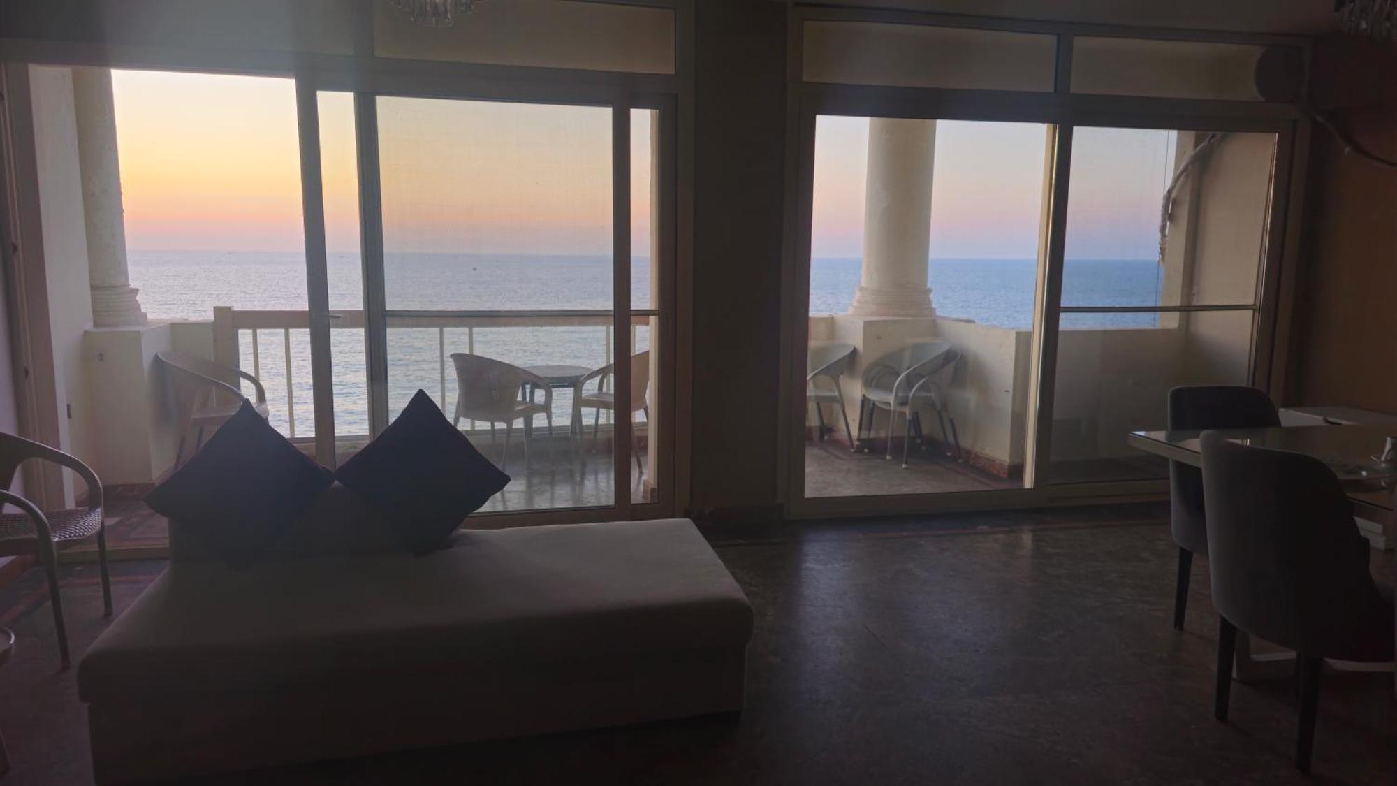 Midpoint Sea View - Families Only Apartment อเล็กซานเดรีย ภายนอก รูปภาพ